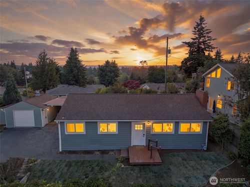 7056 S 128th St, Seattle, WA, 98178-4341 | Card Image