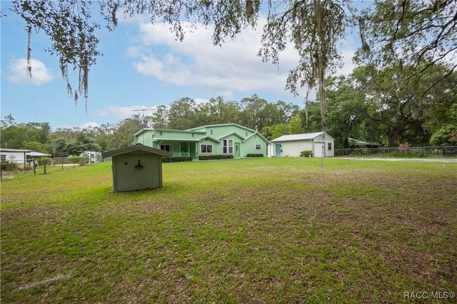 19343 Se 91 St Ln, House other with 3 bedrooms, 2 bathrooms and 1 parking in Ocklawaha FL | Image 5