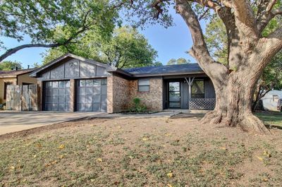 9204 Farmer Road, House other with 3 bedrooms, 2 bathrooms and null parking in White Settlement TX | Image 2