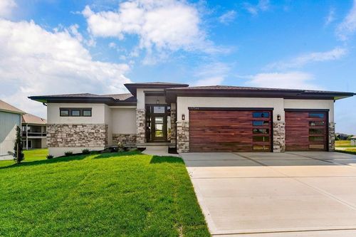 15285 W 162nd St, Olathe, KS, 66062 | Card Image