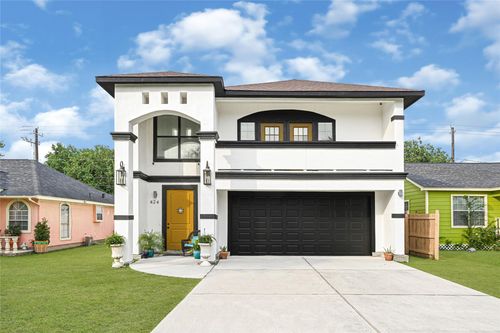 424 S Holmes St, La Porte, TX, 77571-5627 | Card Image