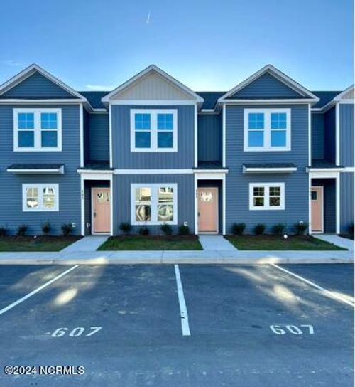 607 Jacks Crossing Dr, Hubert, NC, 28539-4621 | Card Image