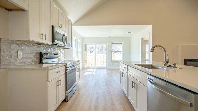 Spacious, light and bright | Image 14