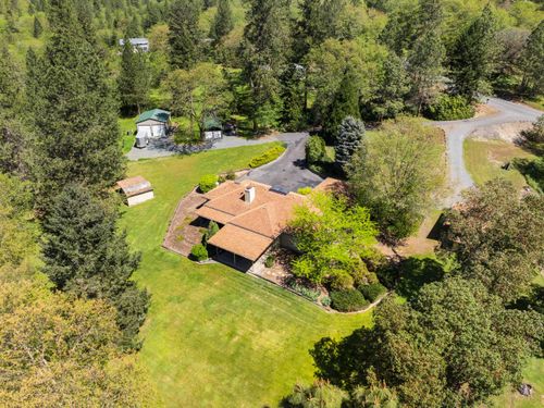 254 El Camino Way, Grants Pass, OR, 97526-9615 | Card Image