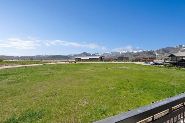 1339 Fiddich Glen Ln, Condo with 3 bedrooms, 4 bathrooms and 2 parking in Snyderville UT | Image 41