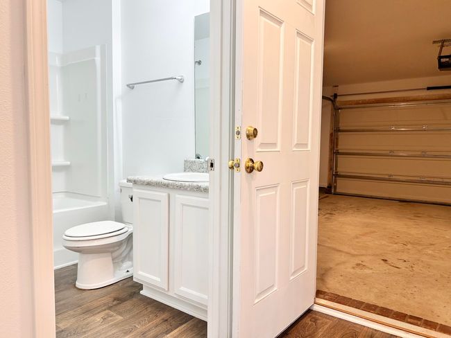 24 Downstairs Bathroom | Image 25