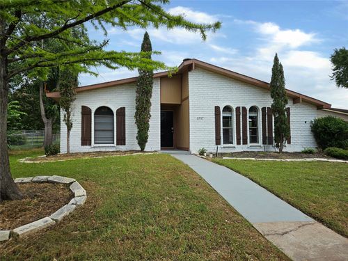 3717 Red Oak Dr, Garland, TX, 75043-6238 | Card Image