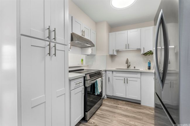 APT-703 - 731 Amana St, Condo with 2 bedrooms, 2 bathrooms and 1 parking in Honolulu HI | Image 4
