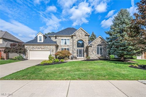 4310 Royal St George Dr, Avon, OH, 44011-3729 | Card Image