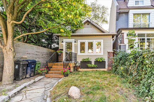 152 Drayton Ave, Toronto, ON, M4C3M2 | Card Image