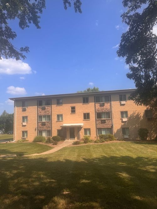 apt-1d-705 Strom Dr, West Dundee, IL, 60118-2734 | Card Image