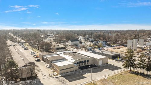 500 Auburn Ave, Pontiac, MI, 48342-3216 | Card Image