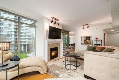 305 - 1680 Bayshore Dr, Condo with 2 bedrooms, 2 bathrooms and 1 parking in Vancouver BC | Image 1