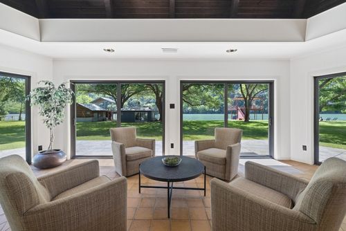 2401 Manana St, Austin, TX, 78730-4251 | Card Image