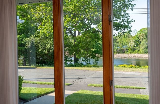 20 Cedardale Rd, House other with 2 bedrooms, 2 bathrooms and 1 parking in Lynn MA | Image 4
