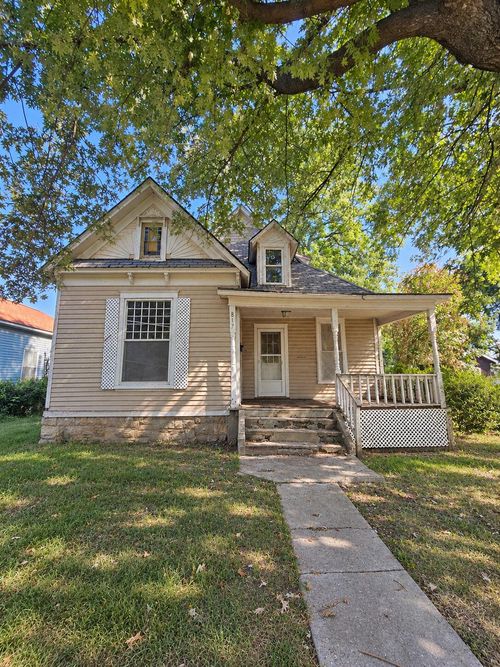 817 W Locust St, Springfield, MO, 65803-1757 | Card Image