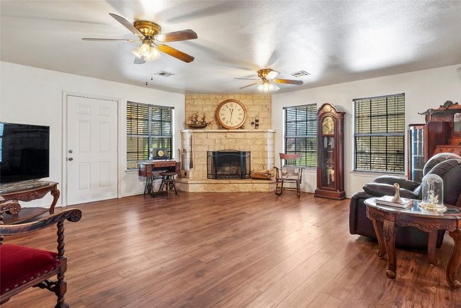 491 Herron Trl, Home with 3 bedrooms, 2 bathrooms and 8 parking in McDade TX | Image 8