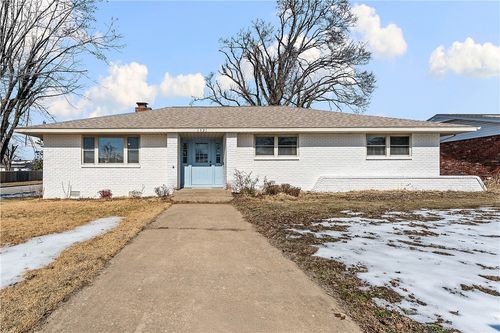 1521 W Gum St, Rogers, AR, 72758-5035 | Card Image