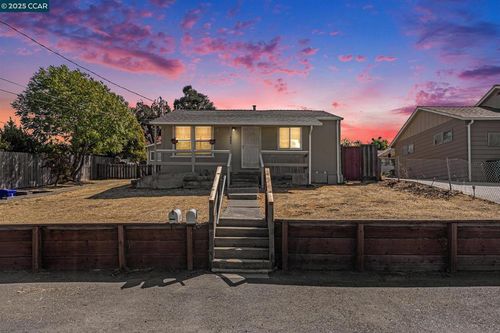 760 Alhambra Rd, El Sobrante, CA, 94803-1702 | Card Image