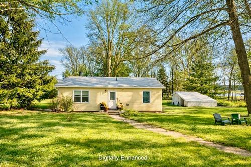 91 Hathaway Inn Dr, Saint Albans, VT, 05478-7184 | Card Image