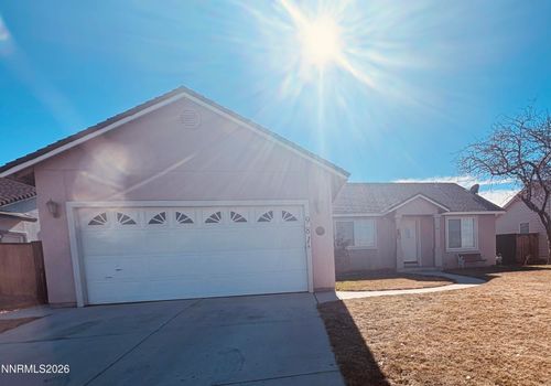 981 Julia Lane, Fernley, NV, 89408 | Card Image