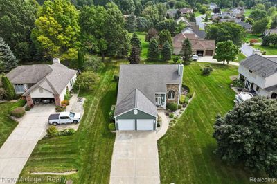 16085 Silver Bend Drive, Home with 3 bedrooms, 2 bathrooms and null parking in Argentine Twp MI | Image 3