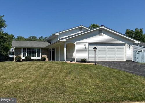 1616 Debra Dr, WALDORF, MD, 20601-3312 | Card Image