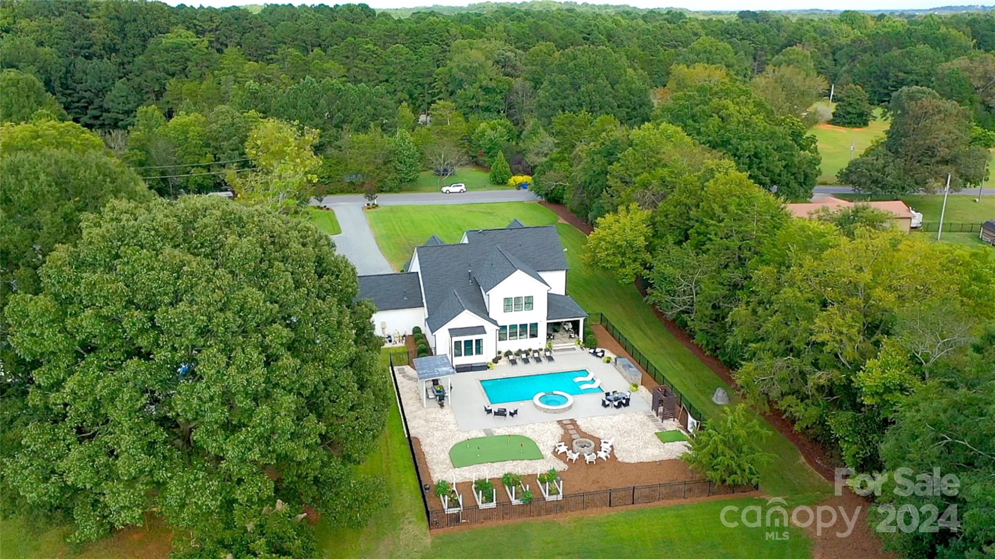 Ewart Rd, Huntersville, NC 28078