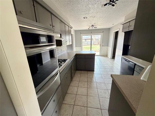 3121 Meadow Ln, Edmond, OK, 73013-5329 | Card Image