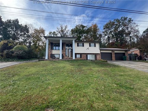 111 Oakland Dr, Cross Lanes, WV, 25313-1432 | Card Image