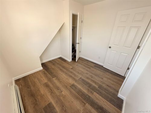 351 Roquette Ave, Floral Park, NY, 11001-3539 | Card Image