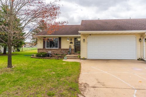 5759 Sandpiper Dr, Stevens Point, WI, 54482-8472 | Card Image