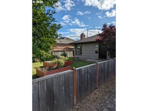 2682 Harris St, Eugene, OR, 97405-4120 | Card Image