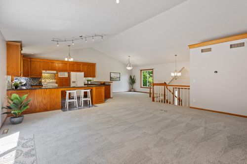18525 County Road 24, Plymouth, MN, 55447-1051 | Card Image