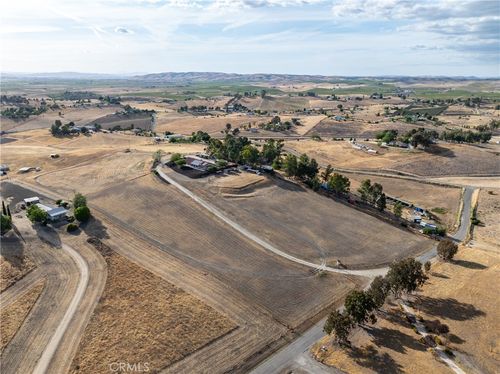 2245 Rancho Lomas Way, San Miguel, CA, 93451-9080 | Card Image
