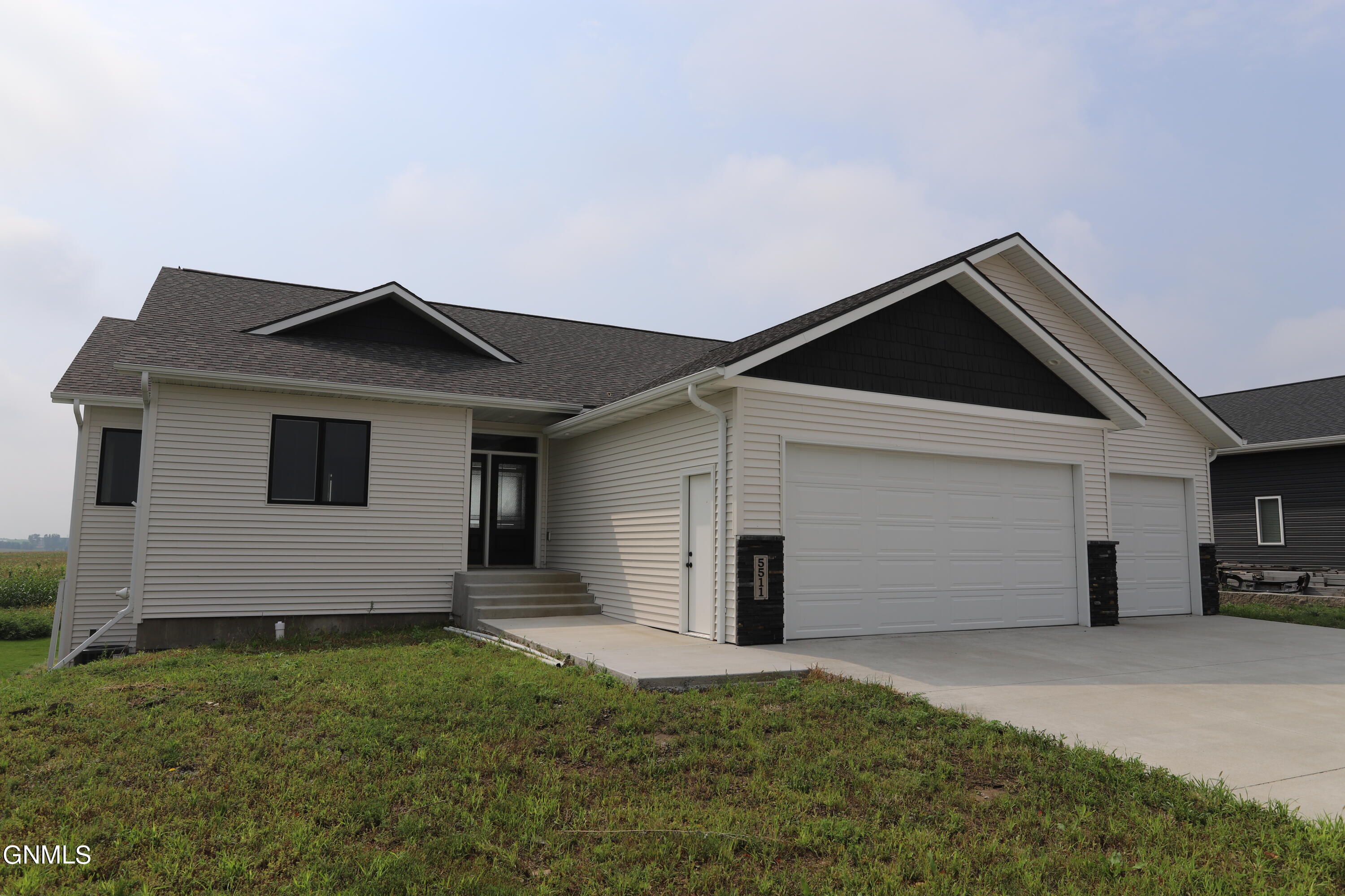 Gold Dr, Bismarck, ND 58503