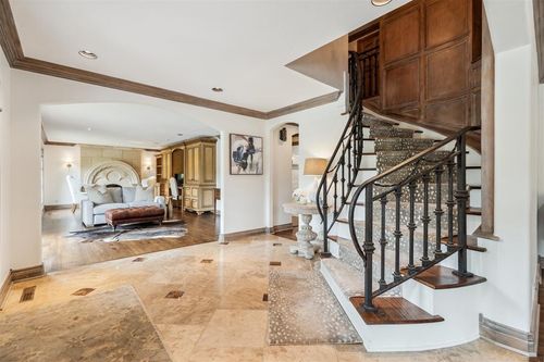 1824 Devonshire Street, Nichols Hills, OK, 73116 | Card Image