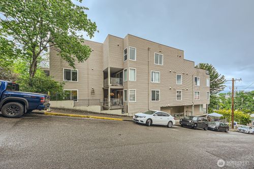 apt-205-3022 Sw Bradford St, Seattle, WA, 98126-2570 | Card Image