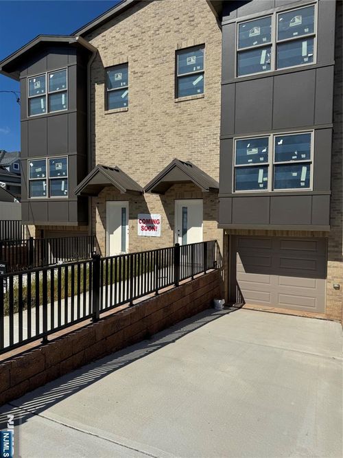 761B 4th St, Secaucus, NJ, 07094-3325 | Card Image
