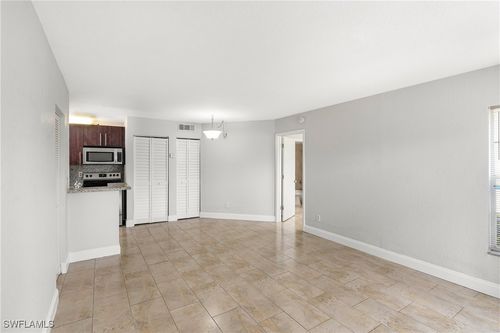 apt-10-150 Santa Clara Dr, NAPLES, FL, 34104-5416 | Card Image