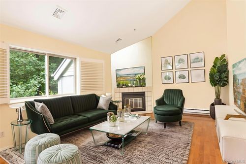 1001 Hunters Run, Dobbs Ferry, NY, 10522-3418 | Card Image