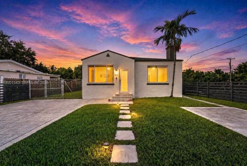 1960 Nw 24th Ct, Miami, FL, 33125-1216 | Card Image