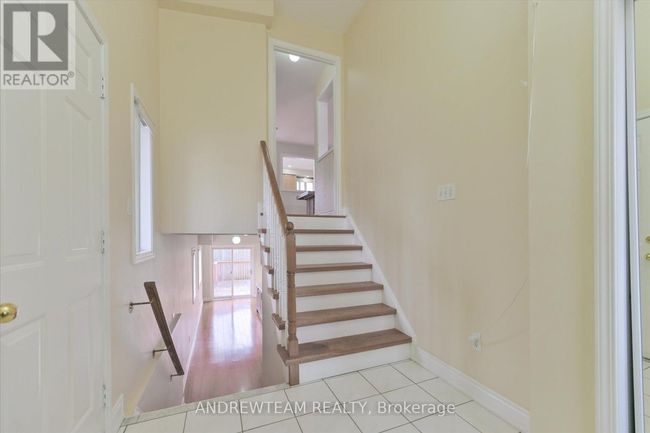 1 - 1075 Ellesmere Rd, Townhouse with 5 bedrooms, 4 bathrooms and 2 parking in Scarborough ON | Image 5