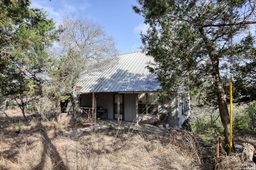 343 E Headwaters Ranch Rd, Kendalia, TX, 78027-1800 | Card Image