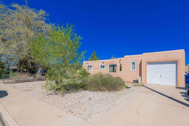 3208 Alvarado Drive Ne, House other with 3 bedrooms, 1 bathrooms and null parking in Albuquerque NM | Image 1