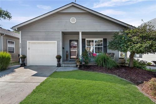 4526 Genessee St, Kansas City, MO, 64111-4362 | Card Image