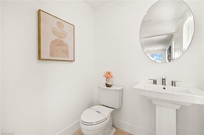 Guest bathroom | Image 22