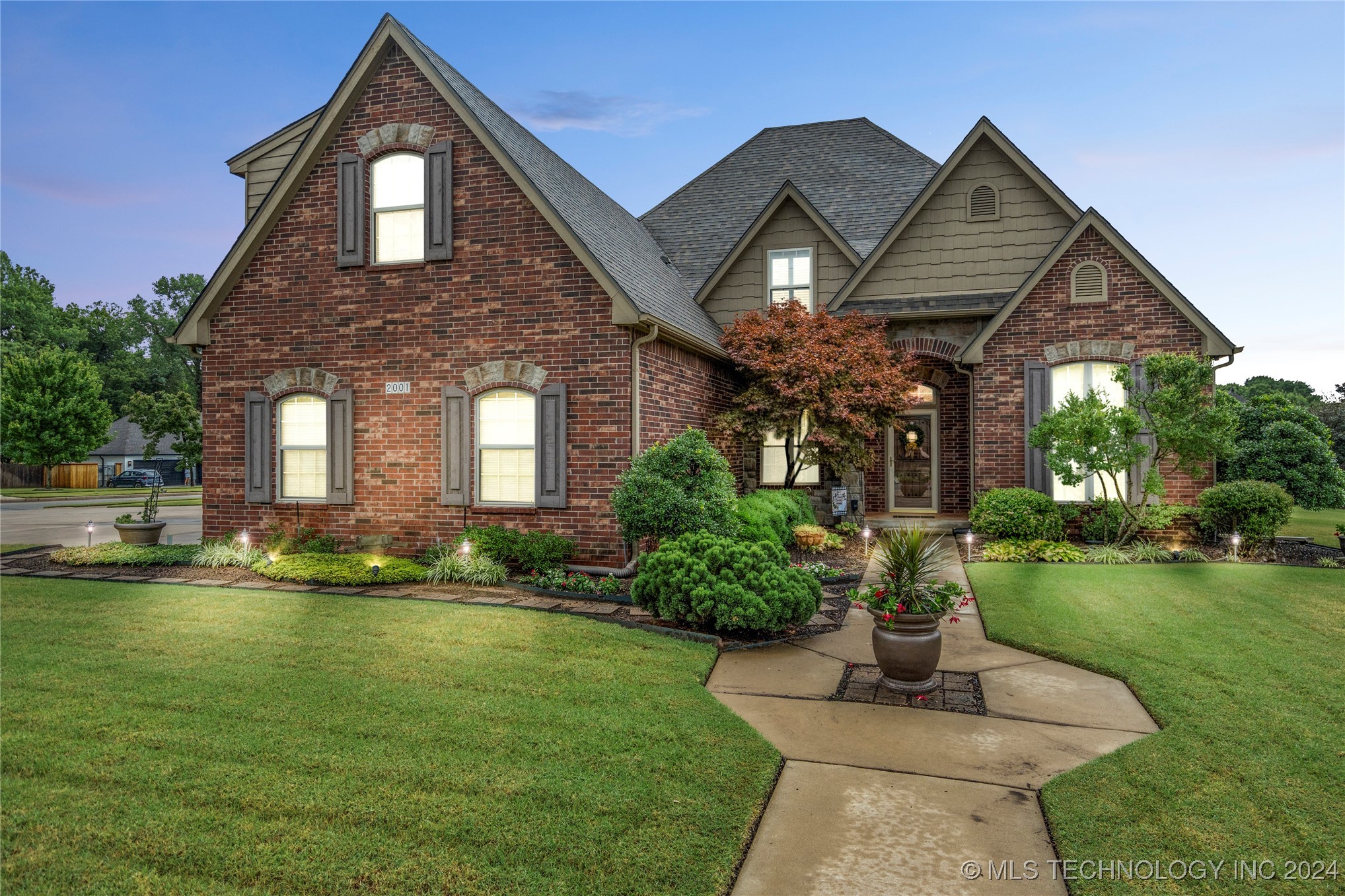 Fredericksburg St, Broken Arrow, OK 74011