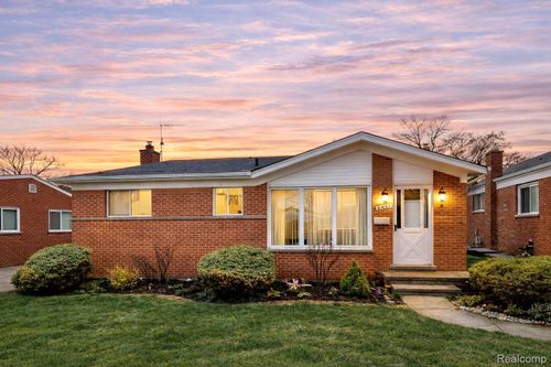 23223 Panama Ave, Warren, MI, 48091-4738 | Card Image