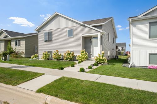 6037 Sandstone St Nw, Rochester, MN, 55901-5023 | Card Image